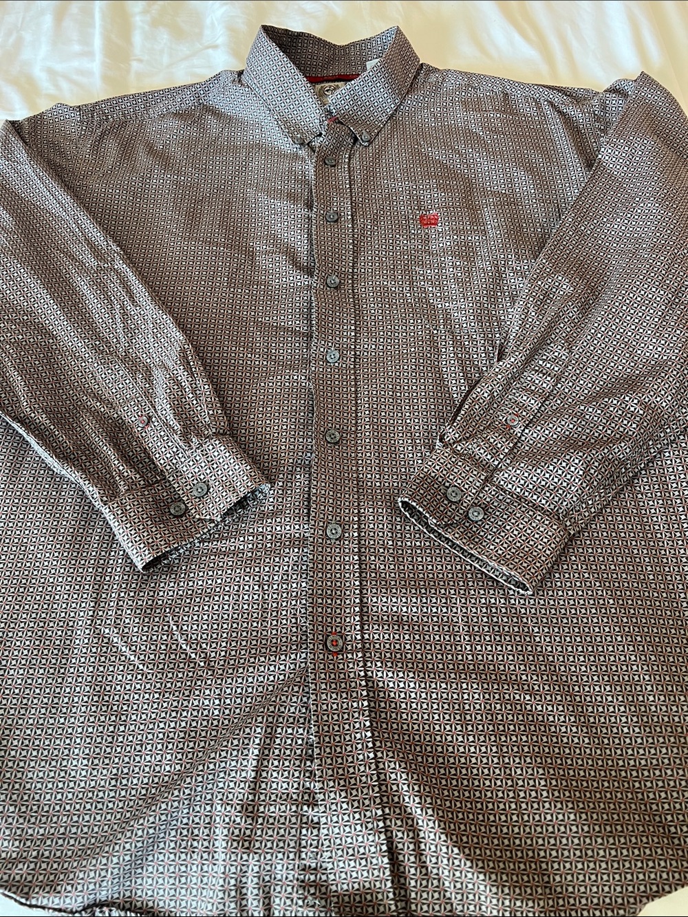 Cinch Men's Button-Down Shirt in Brown and White Geometric Print